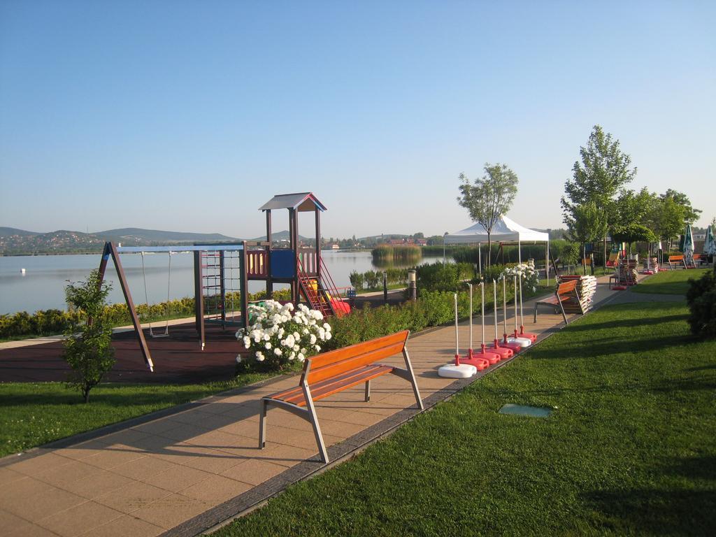 Wellness Apartments In Velence Exteriör bild