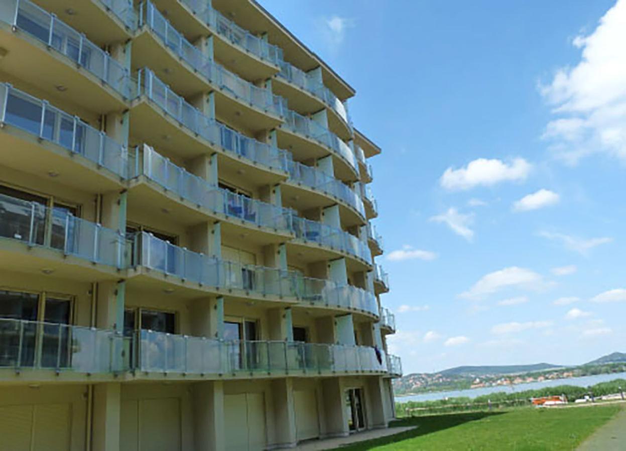 Wellness Apartments In Velence Exteriör bild